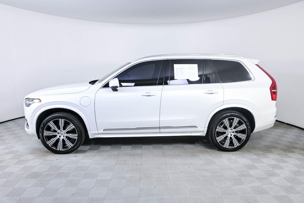Certified 2025 Volvo XC90 plug-in hybrid T8 Ultra 7-Seater SUV
