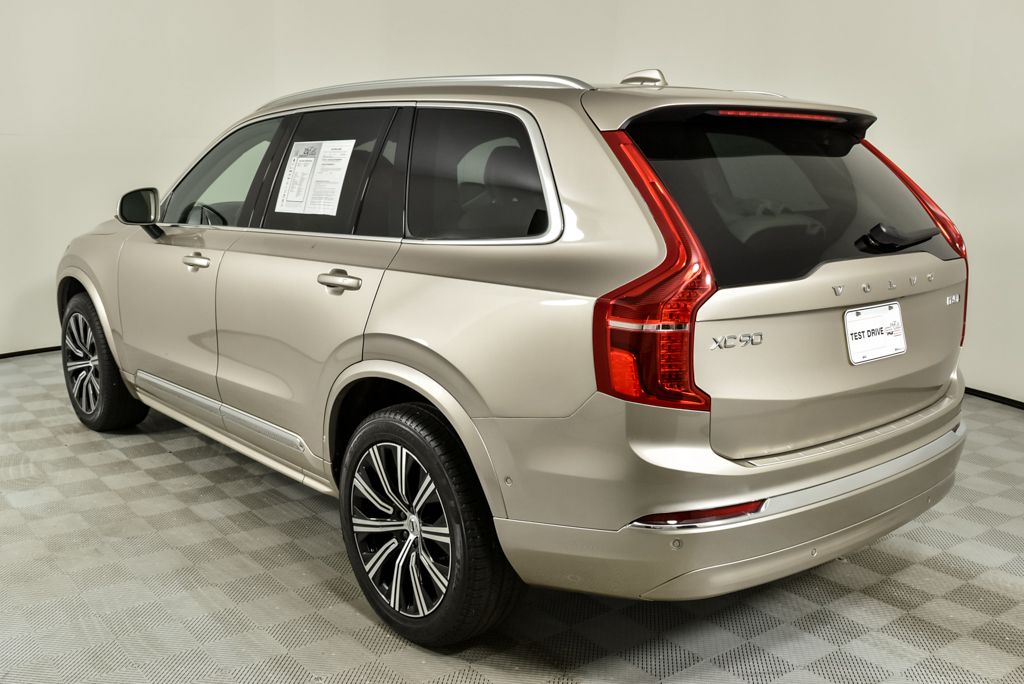 2023 Volvo XC90 B5 AWD Plus photo 3
