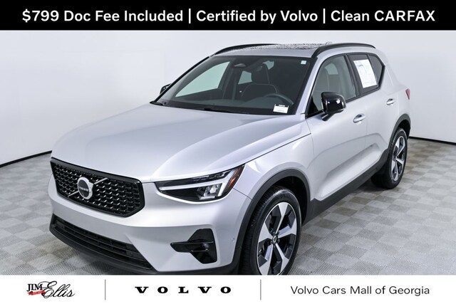 2025 Volvo XC40 B5 Plus Dark Theme SUV