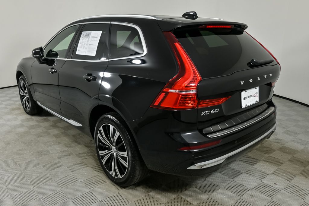 2022 Volvo XC60 B5 Inscription photo 3