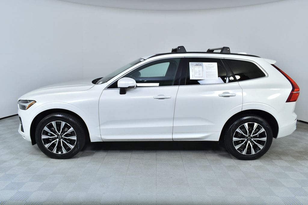 2023 Volvo XC60 B5 Core photo 2
