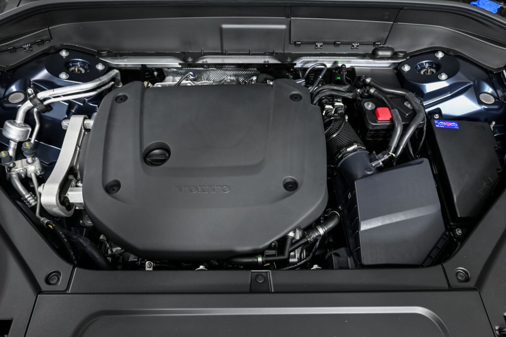 2026 Volvo XC90 Plus - Photo 35