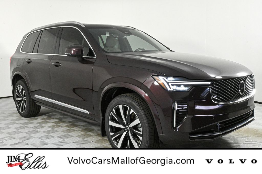 2025 Volvo XC90 Core's photo