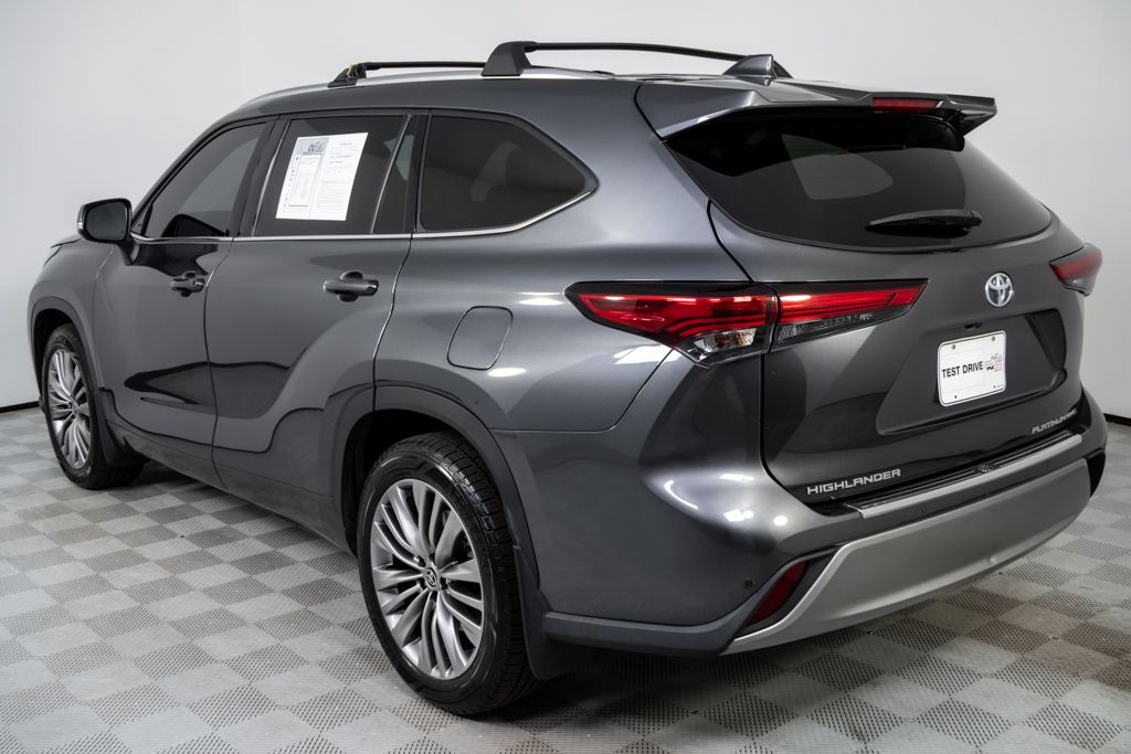 2020 Toyota Highlander Platinum photo 3