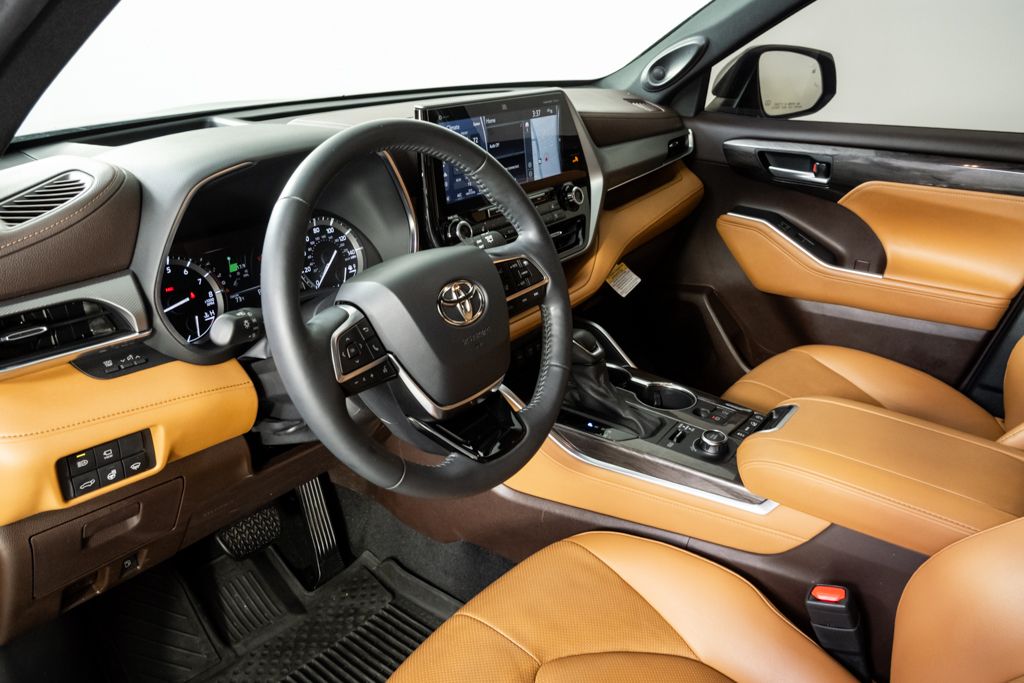 2020 Toyota Highlander Platinum photo 4