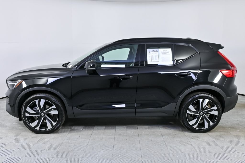 Used 2024 Volvo XC40 B5 Plus Dark SUV