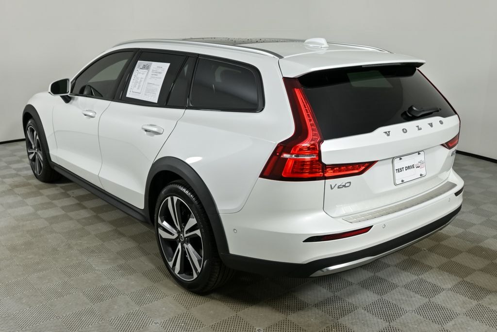 New 2025 Volvo V60 Cross Country B5 Plus Wagon