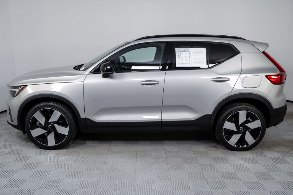 2023 Volvo XC40 Recharge Ultimate photo 2
