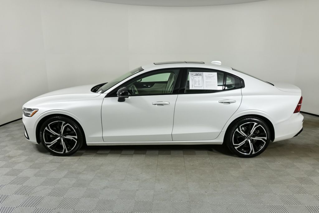 2023 Volvo S60 B5 Core photo 2