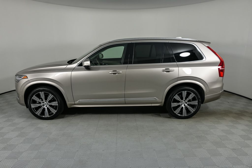 2024 Volvo XC90 B5 Plus photo 2