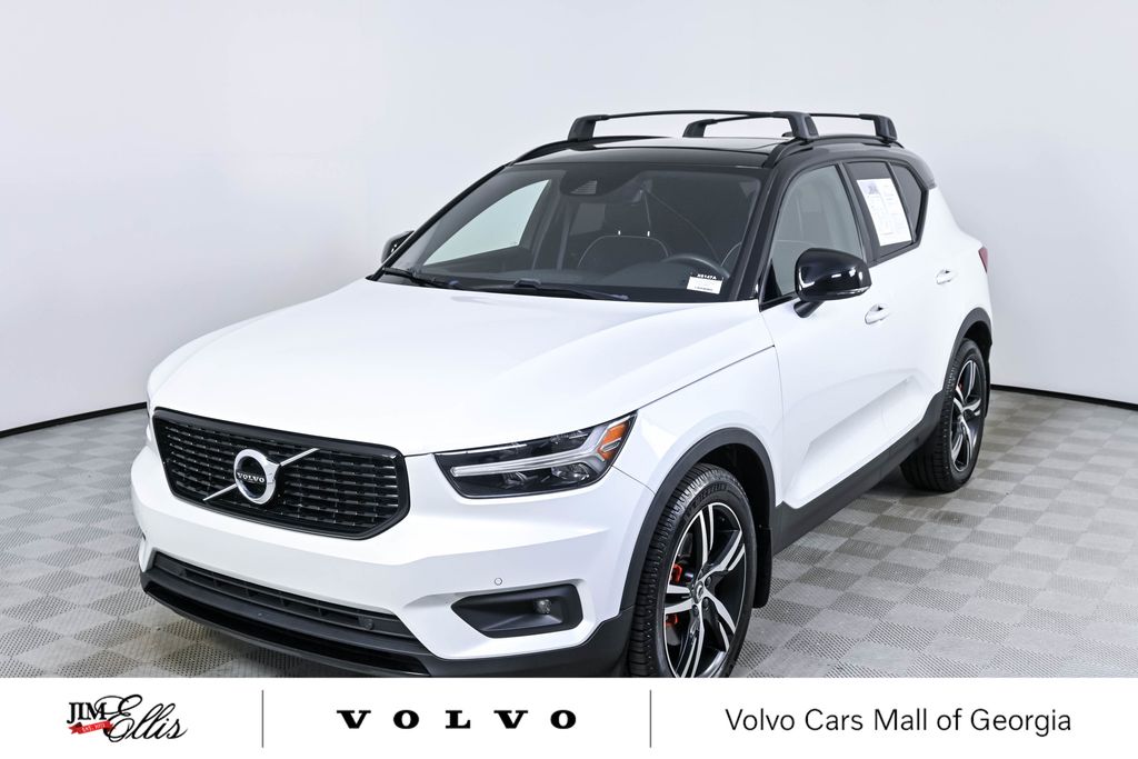 2020 Volvo XC40 T5 R-Design AWD's photo