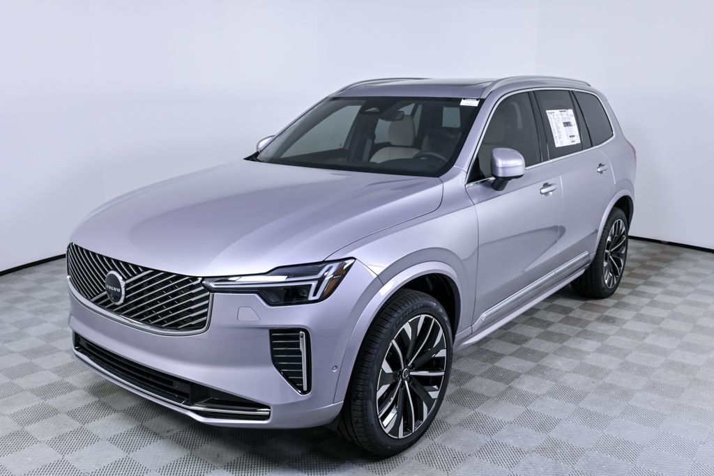 2026 Volvo XC90 Plus's photo