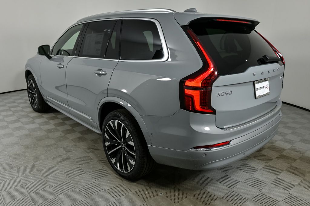 2026 Volvo XC90 Plus photo 3
