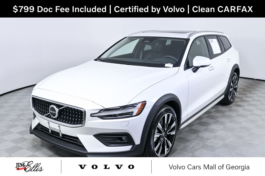 2025 Volvo V60 Cross Country B5 Ultra AWD's photo