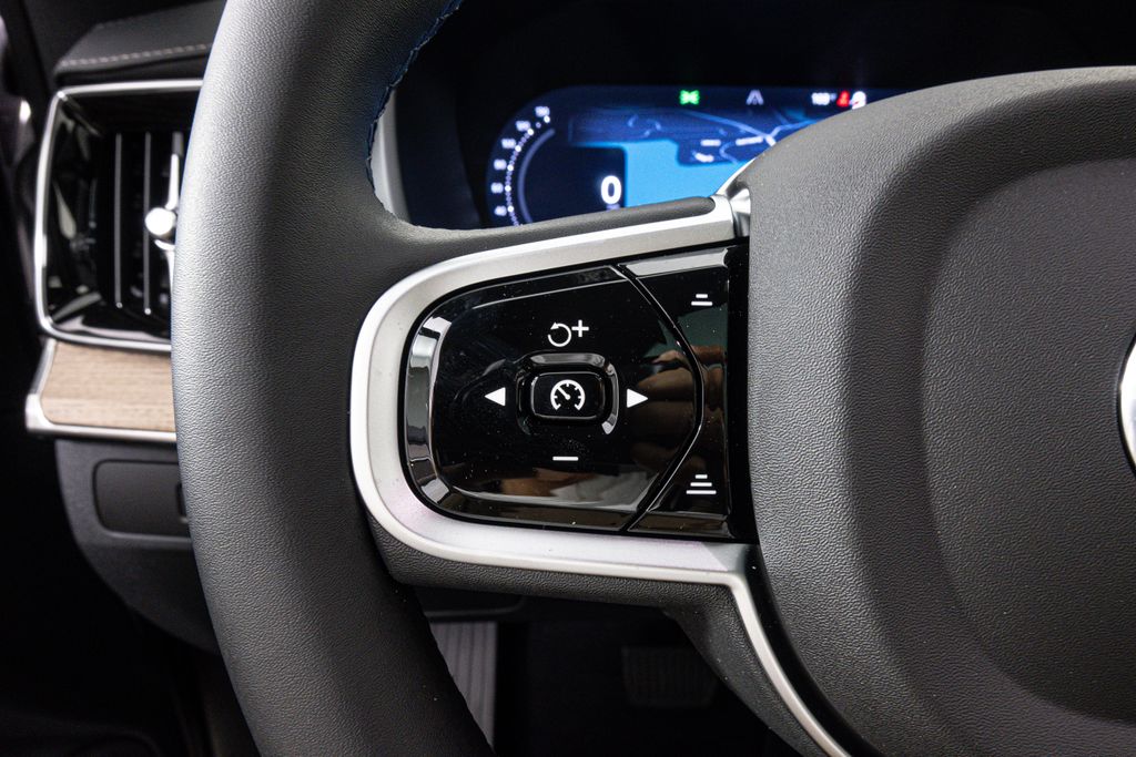 2026 Volvo XC90 Plus - Photo 28