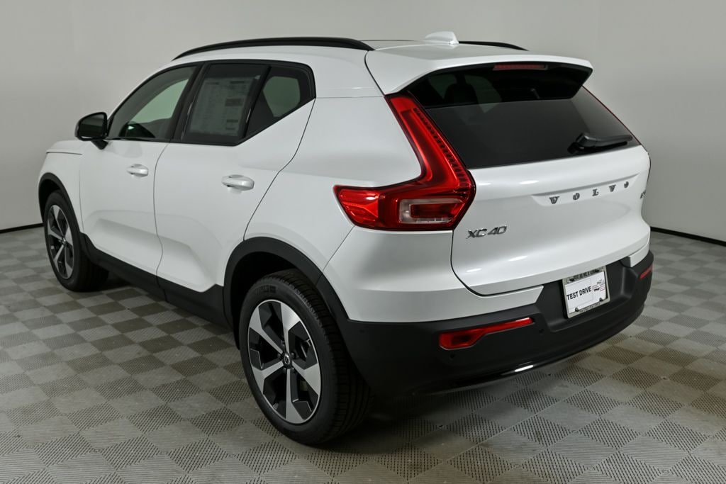 New 2026 Volvo XC40 B5 Plus SUV