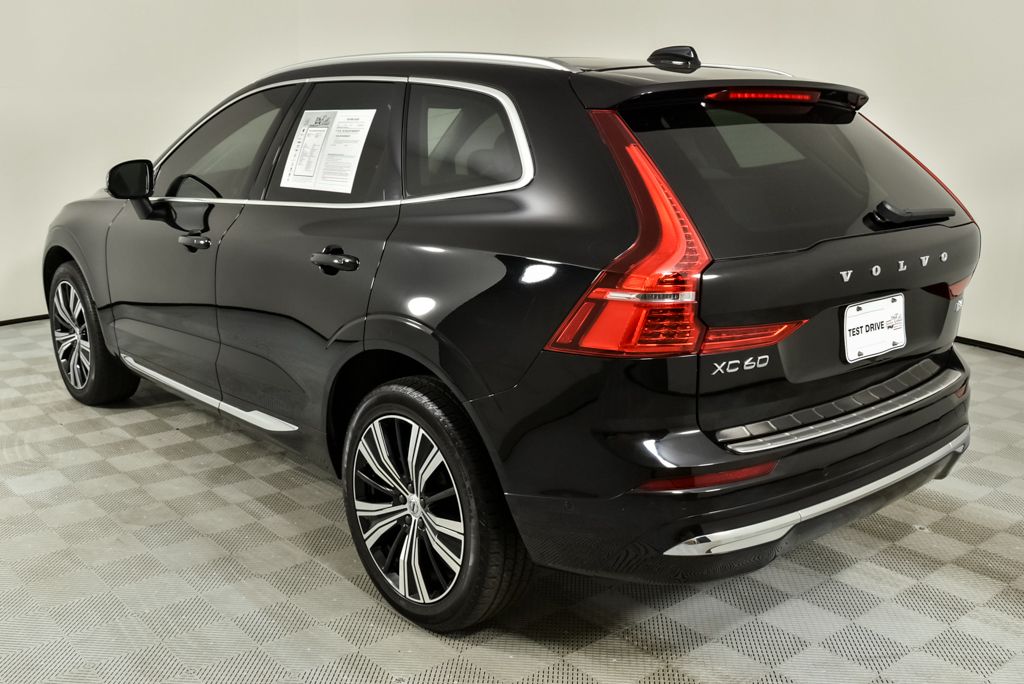 2023 Volvo XC60 B5 Plus photo 3