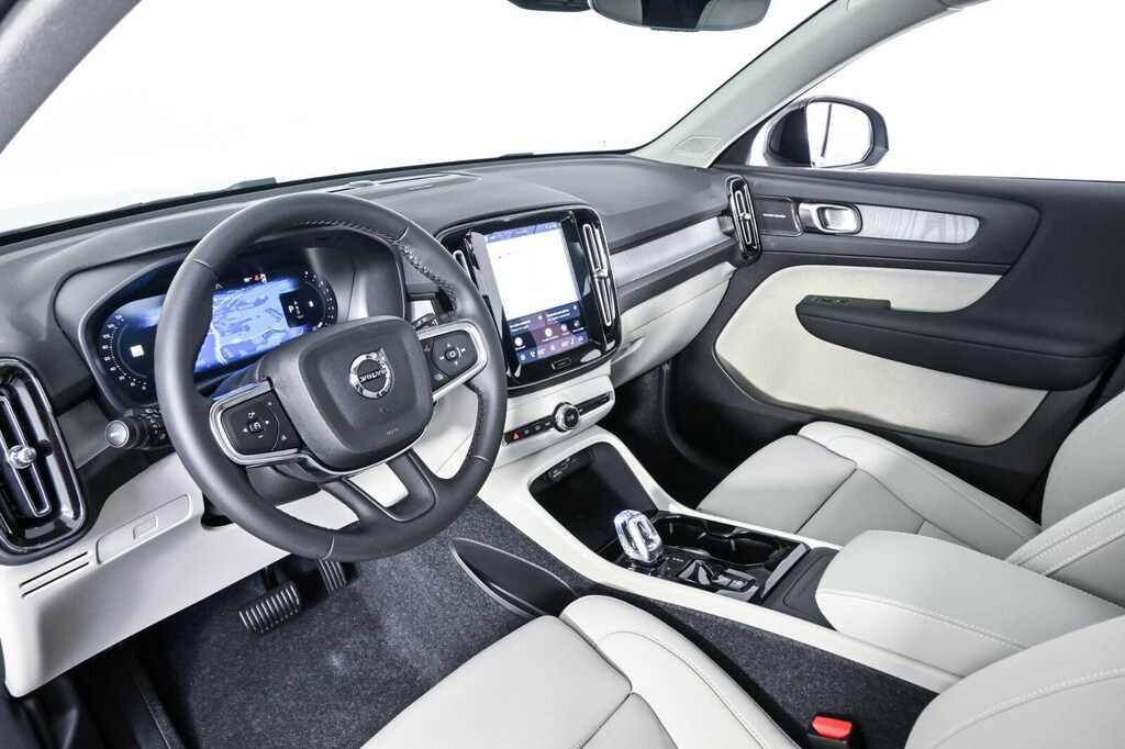 New 2026 Volvo XC40 B5 Plus SUV