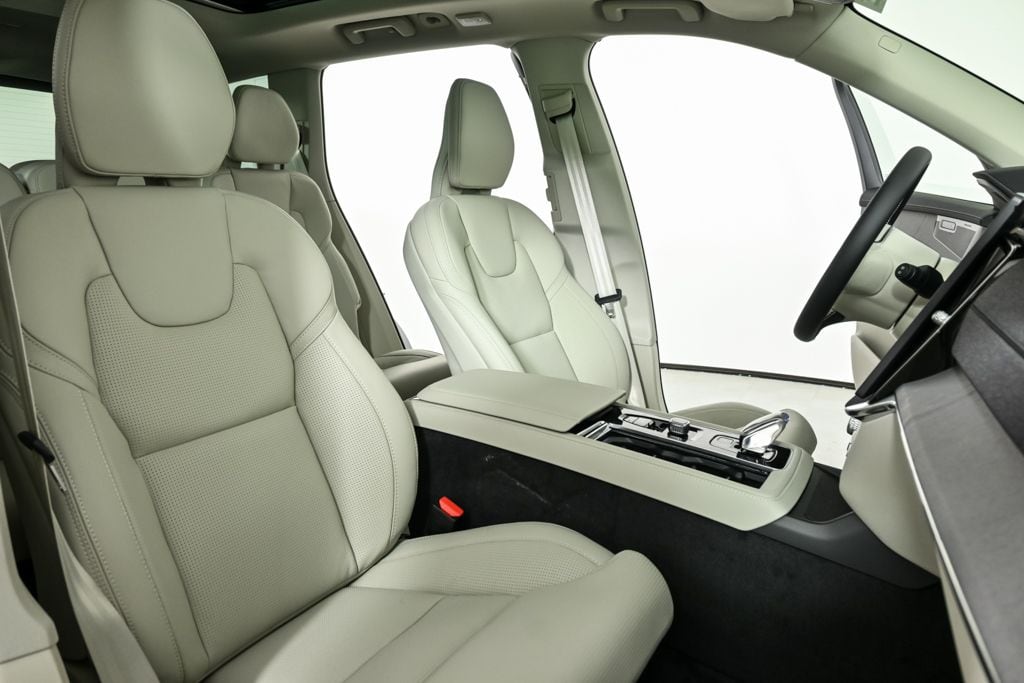 2026 Volvo XC90 Ultra - Photo 24