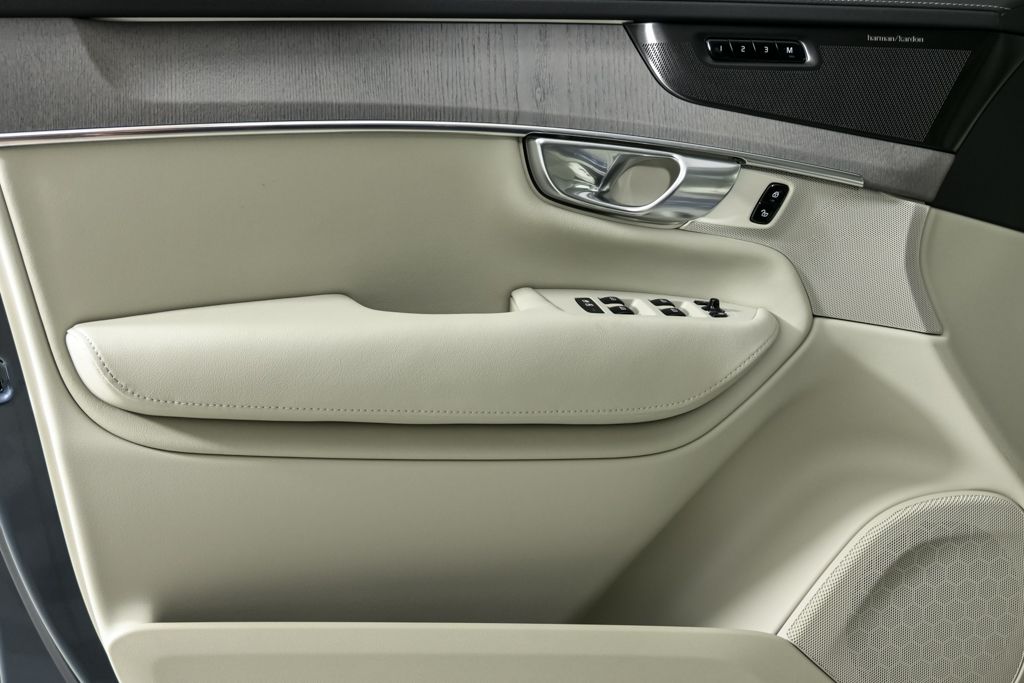 2026 Volvo XC90 Ultra - Photo 6