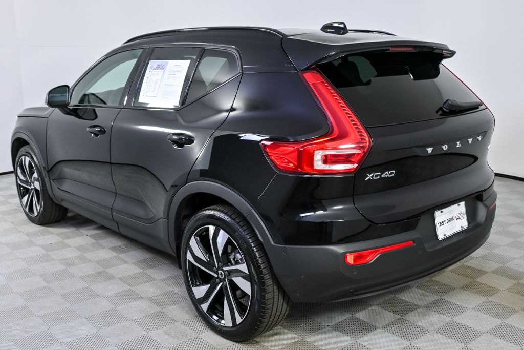 Used 2024 Volvo XC40 B5 Plus Dark SUV