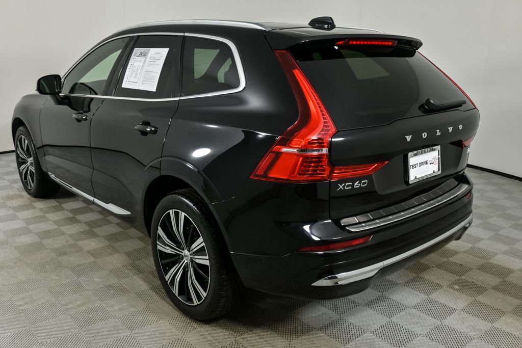 2023 Volvo XC60 B5 Plus photo 3