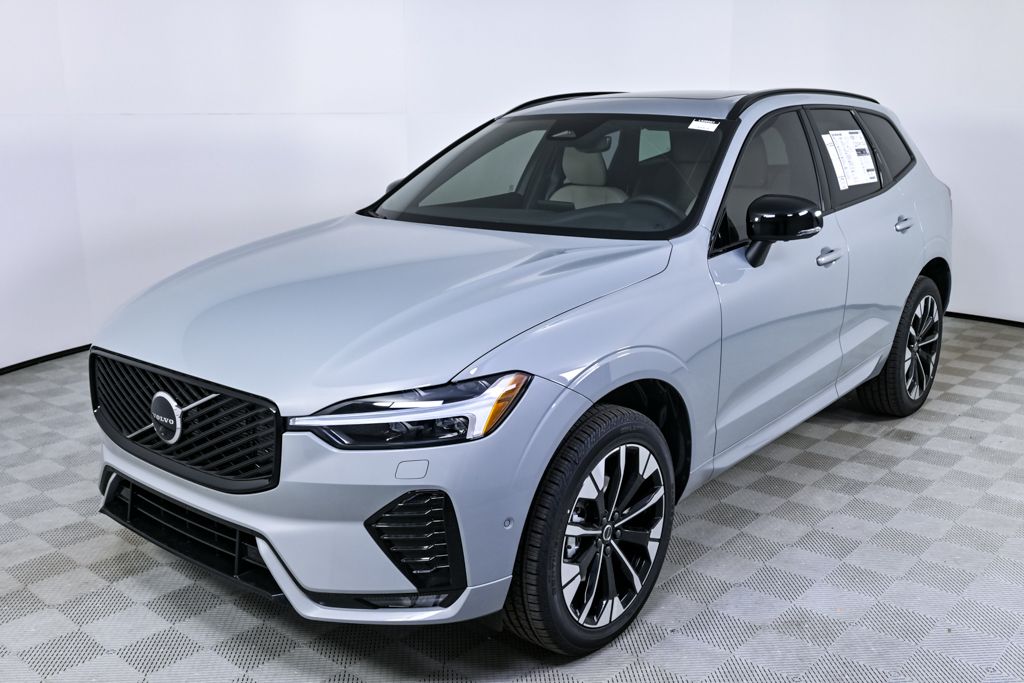 2026 Volvo XC60 B5 Plus Dark AWD's photo