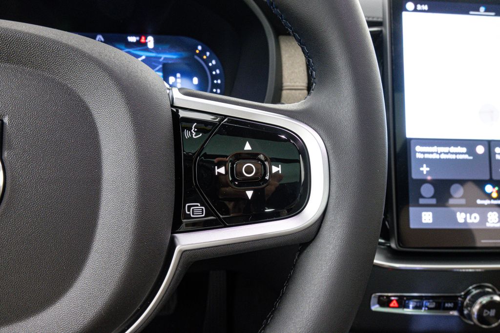 2026 Volvo XC90 Plus - Photo 30