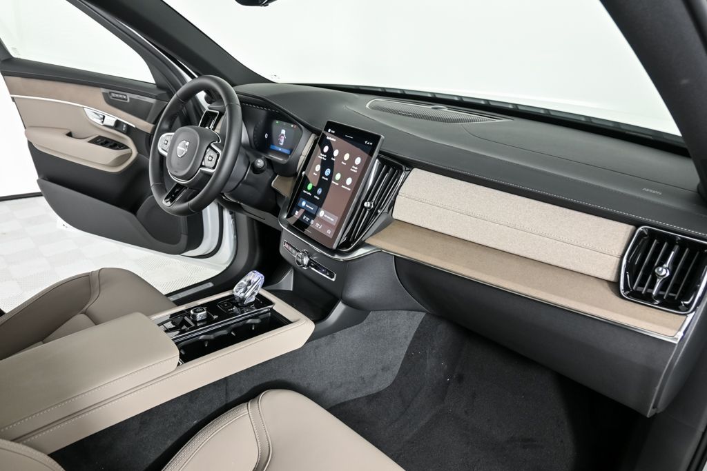 2026 Volvo XC90 Plus - Photo 25
