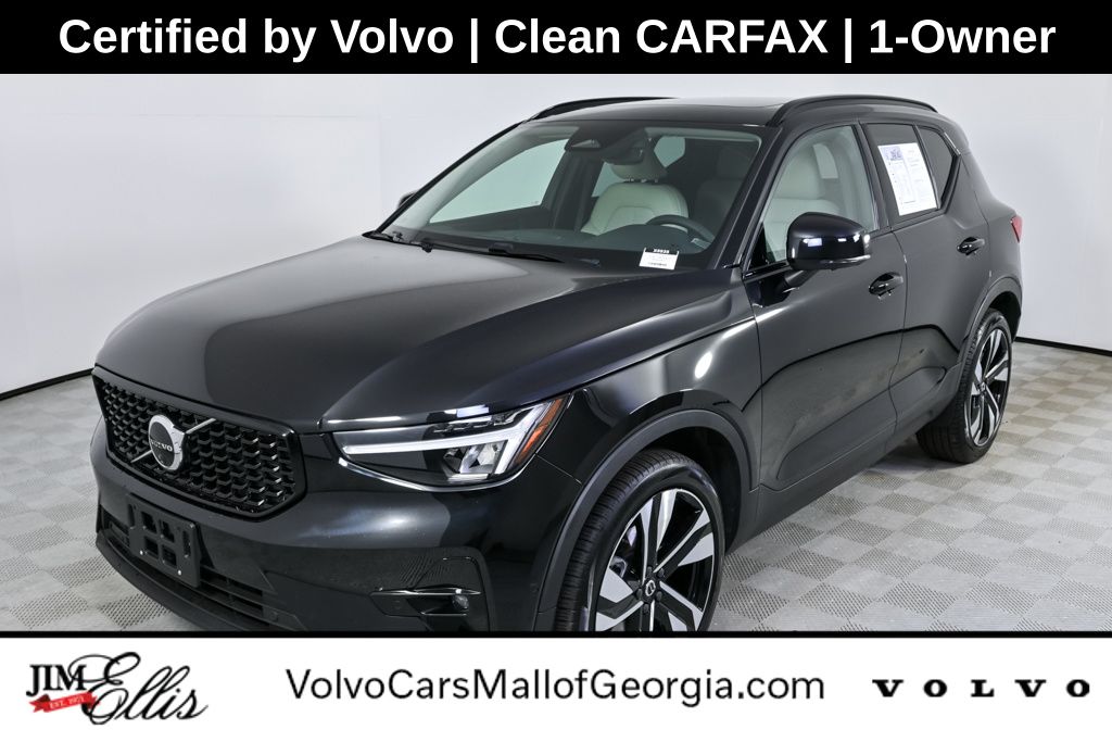2024 Volvo XC40 Plus's photo