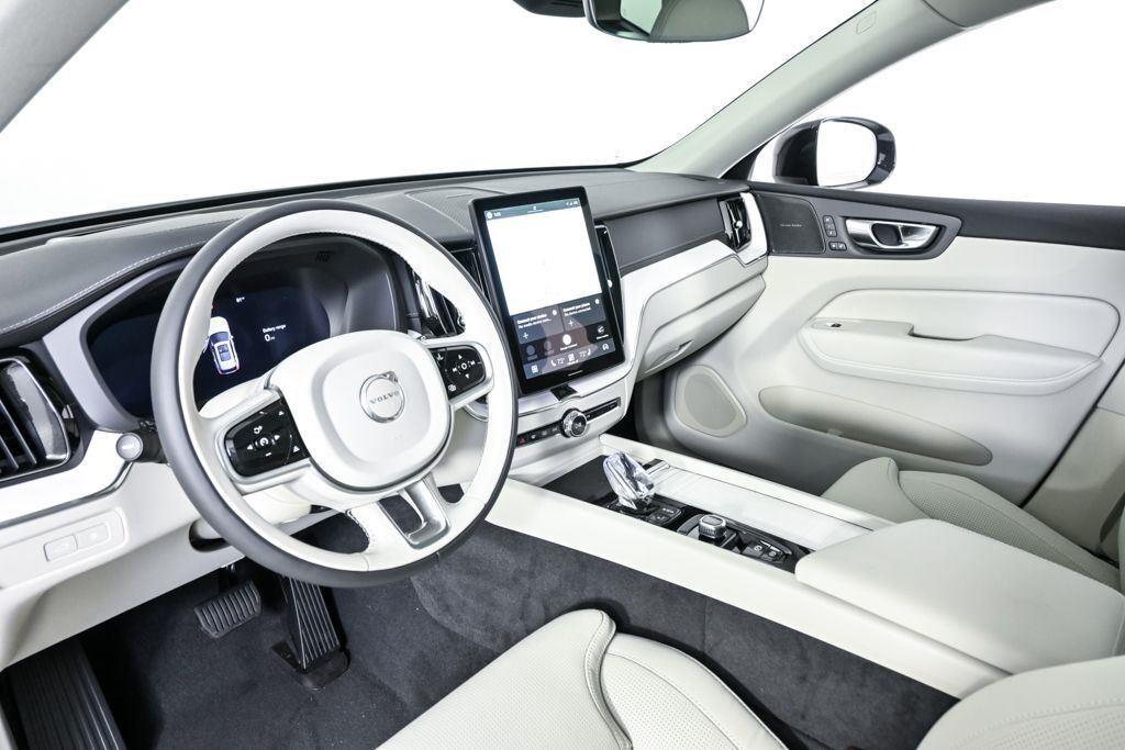 New 2026 Volvo XC60 plug-in hybrid T8 Ultra SUV