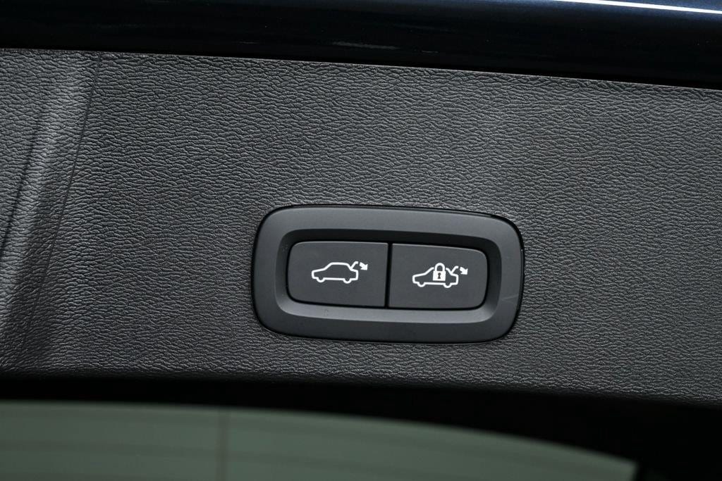 2026 Volvo XC40 Core - Photo 31