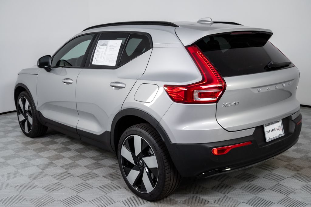 2023 Volvo XC40 Recharge Ultimate photo 3