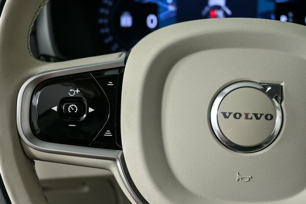 2026 Volvo XC90 Ultra - Photo 10