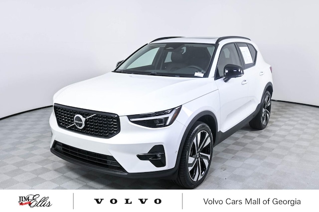 2024 Volvo XC40 B5 Ultimate Dark SUV