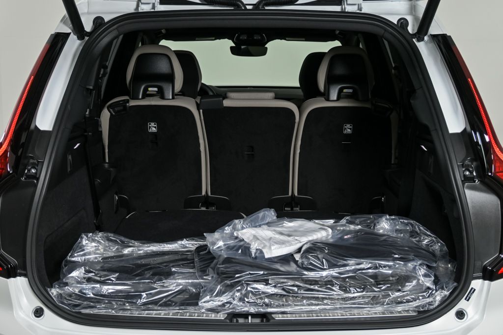 2026 Volvo XC90 Plus - Photo 32