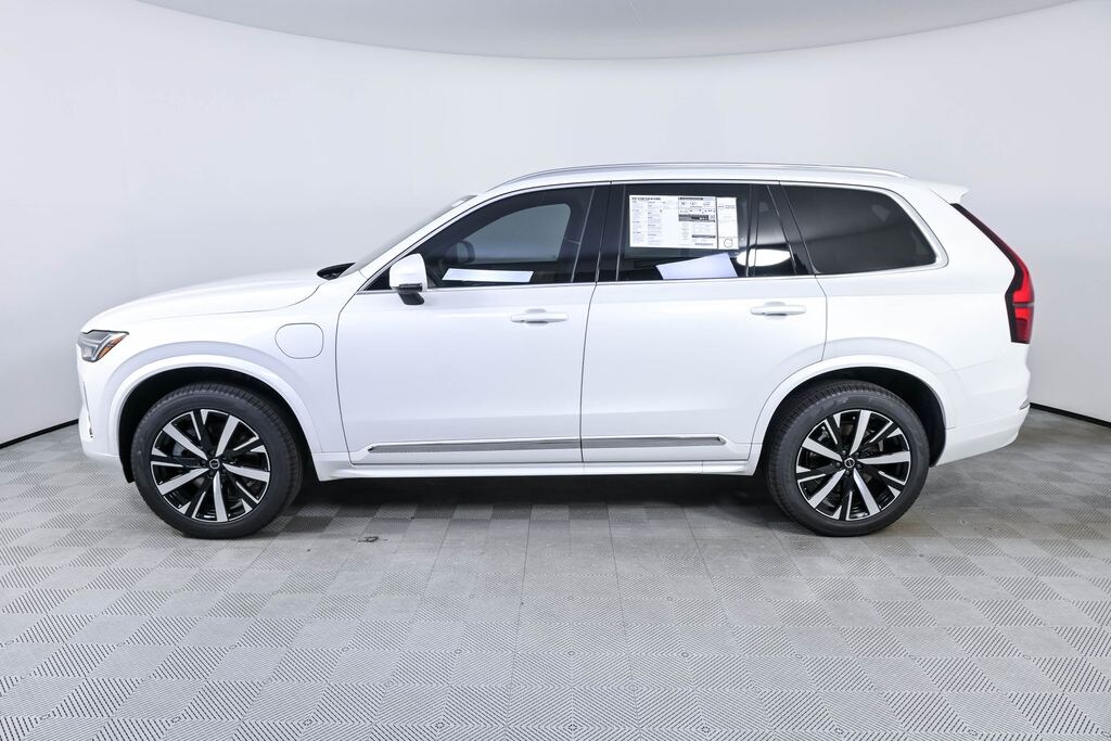 New 2026 Volvo XC90 plug-in hybrid T8 Core SUV