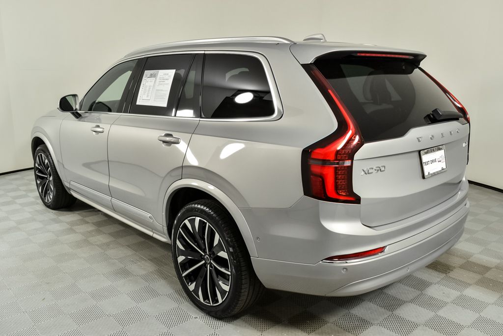 2025 Volvo XC90 Plus photo 3