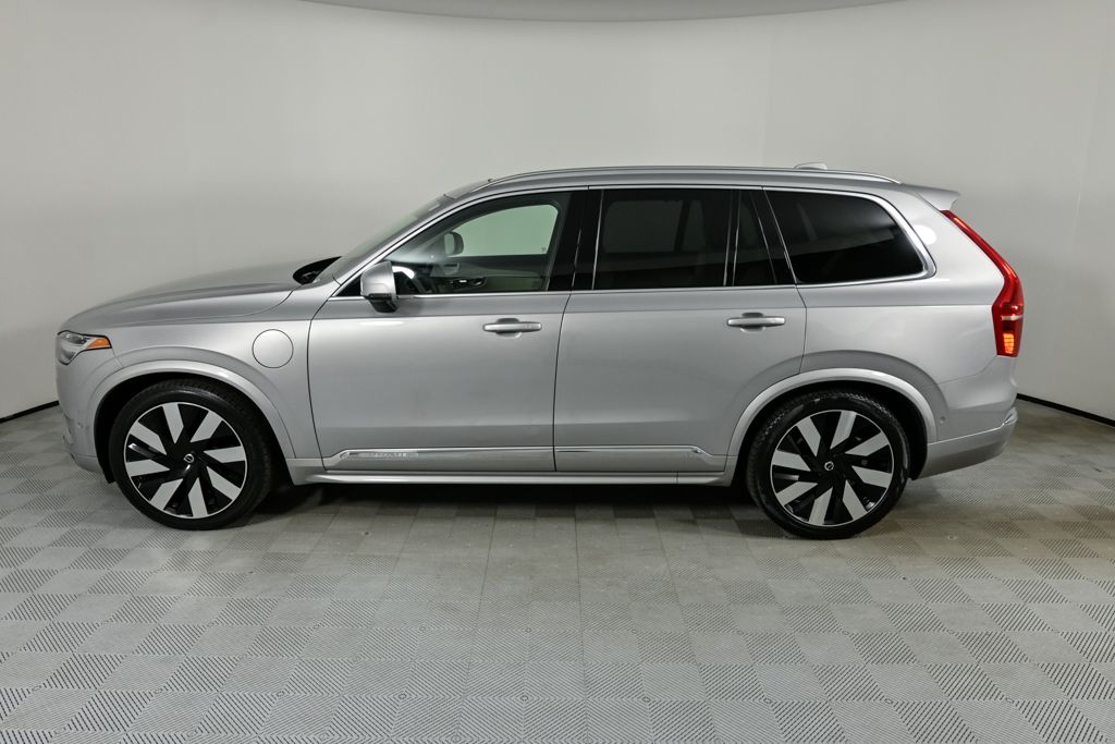 2024 Volvo XC90 T8 Ultimate photo 2