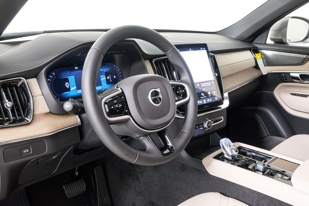 2026 Volvo XC90 Plus - Photo 24