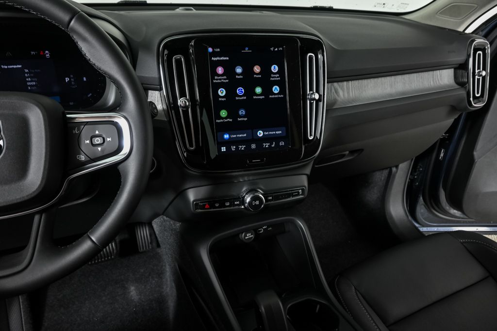2026 Volvo XC40 Core - Photo 14