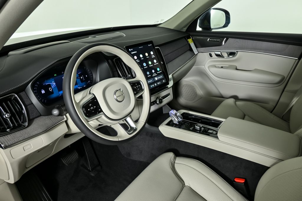 2026 Volvo XC90 photo 4
