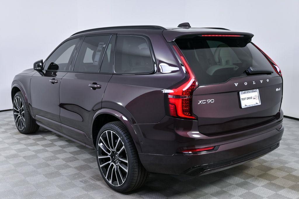 2026 Volvo XC90 Ultra - Photo 2