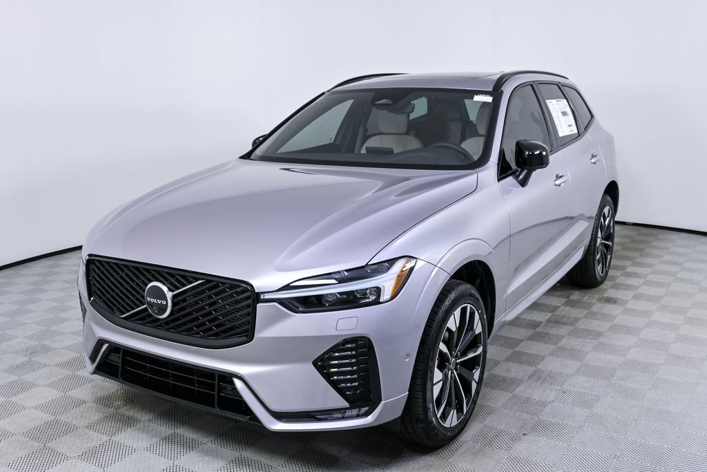 2026 Volvo XC60 B5 Plus Dark AWD's photo
