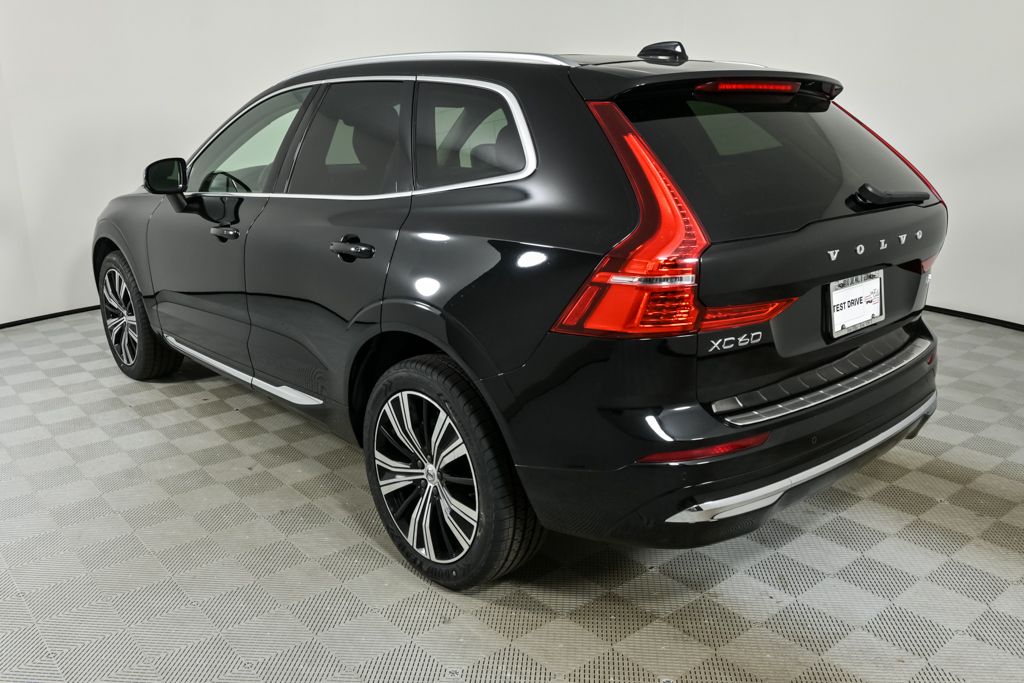 2022 Volvo XC60 B5 Inscription photo 3