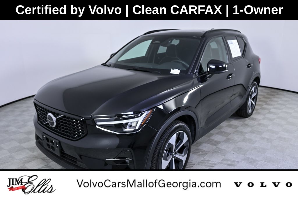 2025 Volvo XC40 Plus's photo