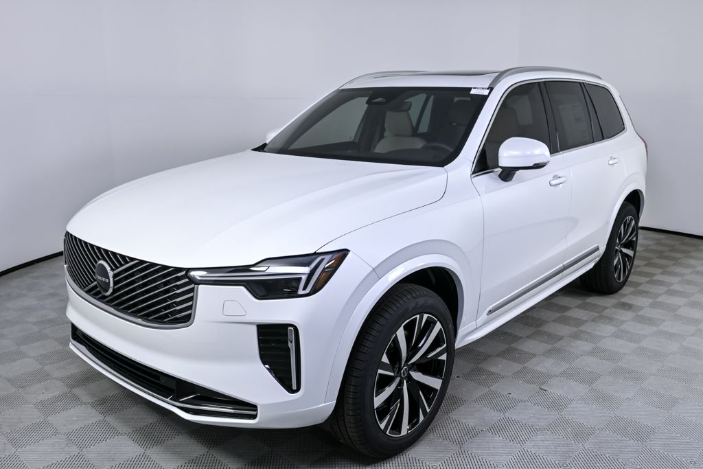 2026 Volvo XC90 Core's photo