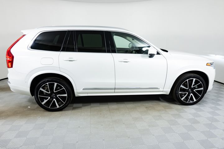 2024 Volvo XC90 Plus photo 2