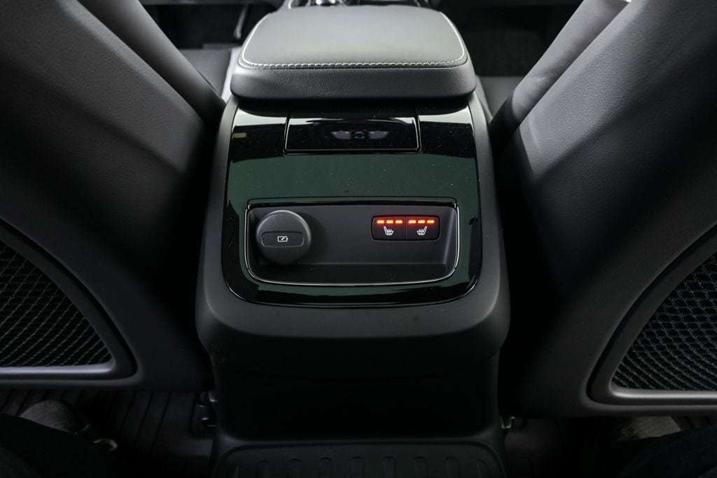 volvoよしお様 リクエスト 2点 まとめ商品 Used 2024 Volvo V60 plug-in hybrid For Sale at Volvo Cars Mall of
