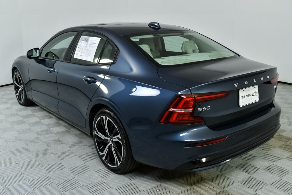 2023 Volvo S60 B5 Core photo 3